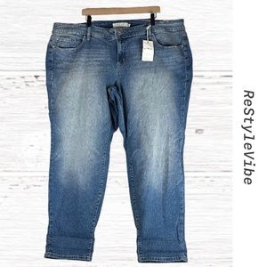 TORRID Women’s Size 26R Denim Jeans NWT Boyfriend Fit Style Stretch NEW
